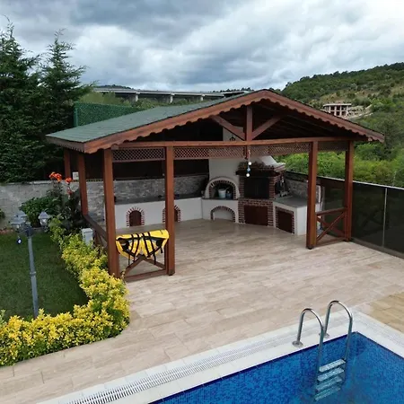Villa Sile Ahsap Havuzlu Ahmetli