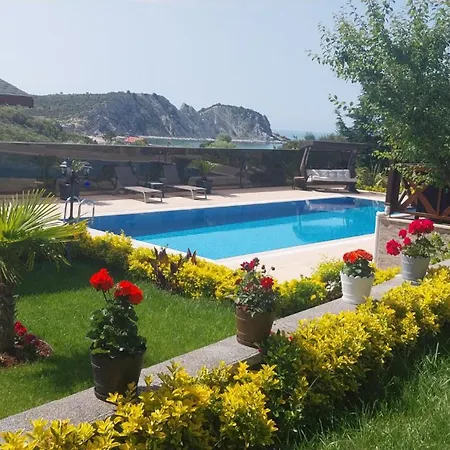 Sile Ahsap Havuzlu Ahmetli