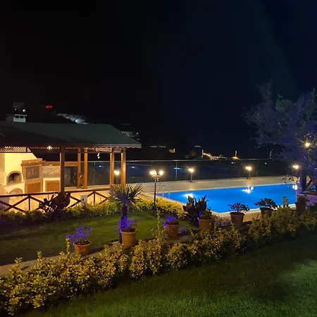 Sile Ahsap Havuzlu Villa Ahmetli